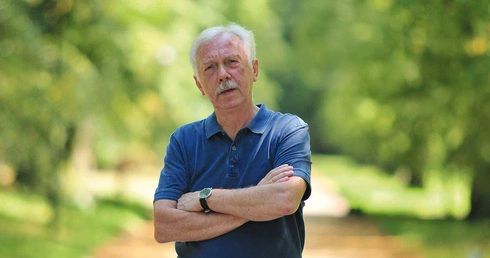 W swoich spektaklach Mądzik stawiał pytania o sens życia ludzkiego.