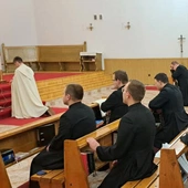 Sztafeta modlitewna w intencji powołań rozpoczęła się w kaplicy seminaryjnej.