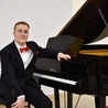 Urodził się z niedosłuchem, a dziś gra Chopina i chce zostać organistą