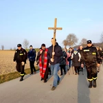 Droga Krzyżowa z Janikowa do kościoła stacyjnego w Ożarowie