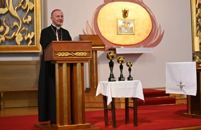 Ministranci i lektorzy rywalizowali na boisku