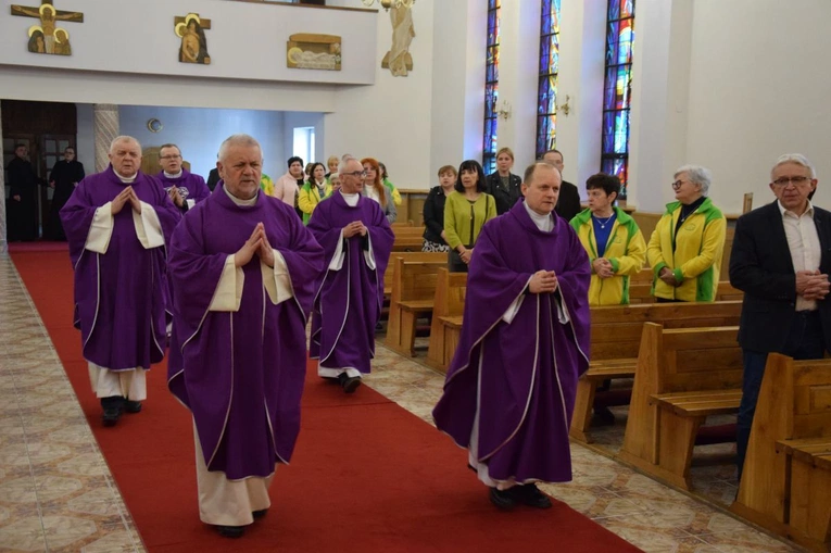 Bóg zrobił 99 kroków, a my ile?