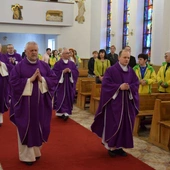 Bóg zrobił 99 kroków, a my ile?