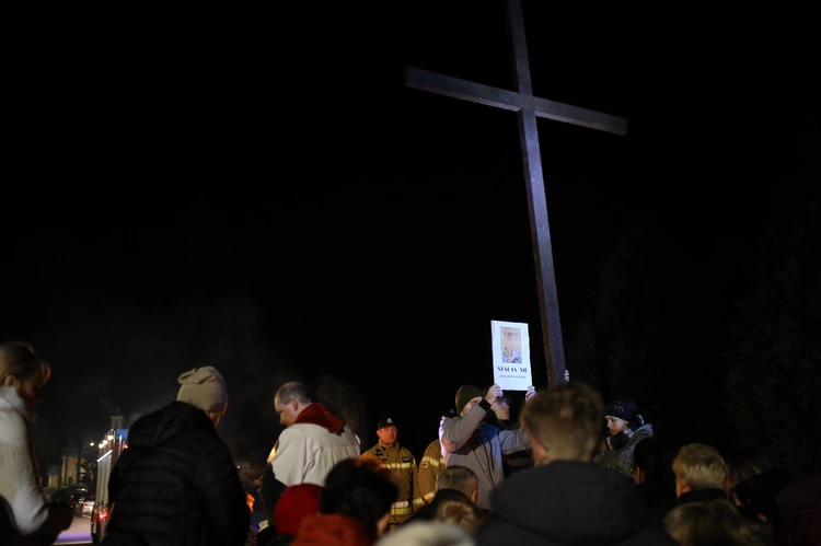 Słupia. Droga Krzyżowa w intencji trzeźwości