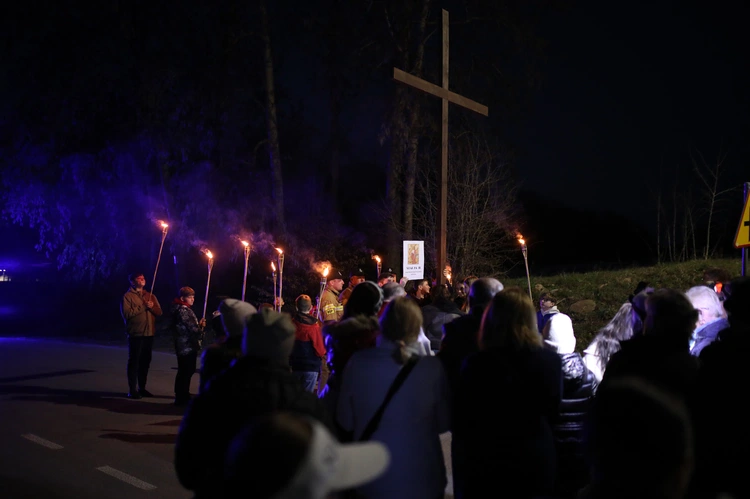 Słupia. Droga Krzyżowa w intencji trzeźwości