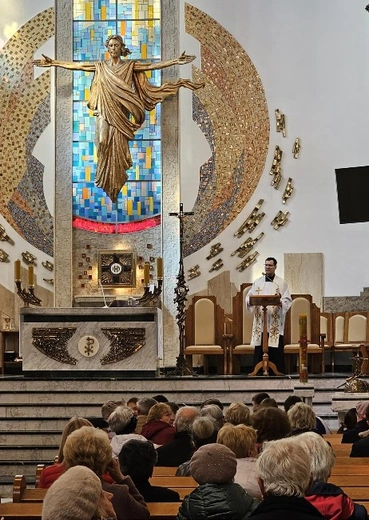 Ks. Andrzej Jędrzejewski opowiedział o historii sanktuarium.