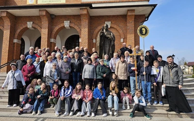 Przy pomniku kard. Stefana Wyszyńskiego.