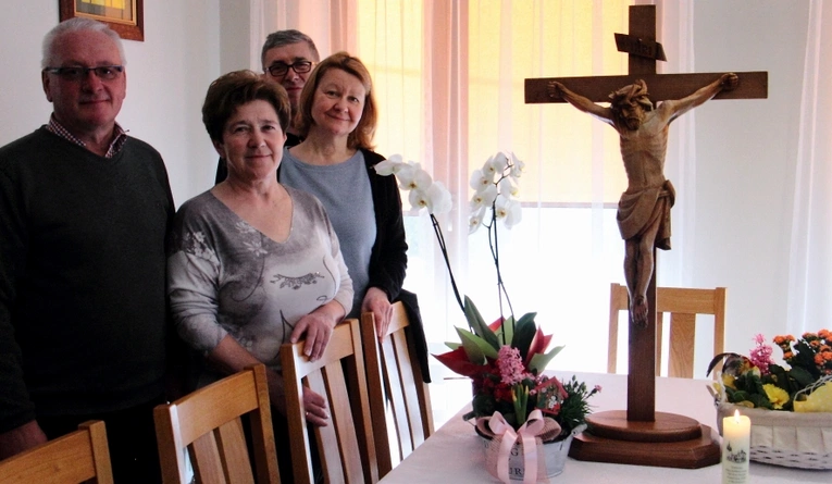 Z okazji 700-lecia parafii Narodzenia NMP w Myślenicach trwa peregrynacja 7 krzyży