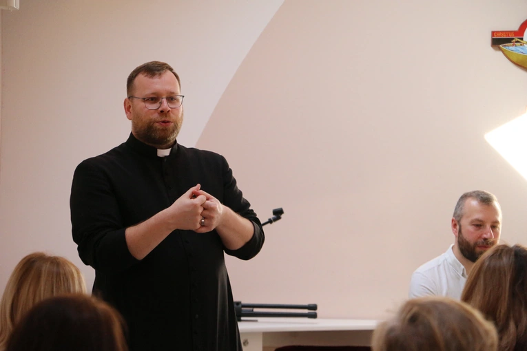 Płońsk. Warsztaty o liturgii Wigilii Paschalnej