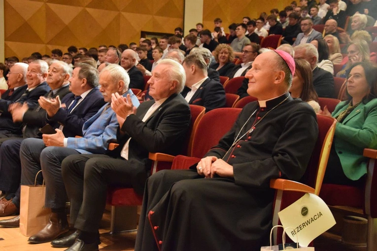 120 lat tradycji, z której wyrosła społeczność Zespołu Szkół Samochodowych w Radomiu