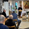 Abp Kupny odwiedził podopiecznych schroniska dla bezdomnych mężczyzn
