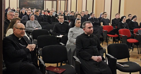 Próba samobójcza może się zdarzyć koło nas. Nie jesteśmy bezradni!