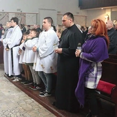 Na zakończenie spotkania wierni odśpiewali „Barkę”… 