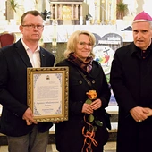 	Laureaci, pochodzący z Tarnobrzega, od lat angażują się m.in. w pomoc najmłodszym.