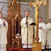 	Mszy św. w radomskiej katedrze przewodniczył bp M. Solarczyk.