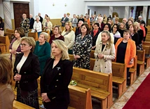 	Nauczyciele w czasie liturgii w kaplicy seminarium duchownego w Radomiu.
