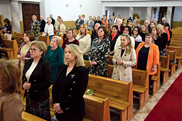 	Nauczyciele w czasie liturgii w kaplicy seminarium duchownego w Radomiu.