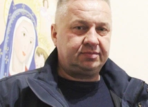 	Mariusz Barnach rozdał ludziom półtora miliona obrazków z modlitwą.