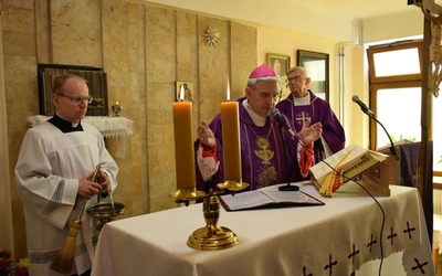 Poświęcenie odnowionej kaplicy i nowych pracowni medycznych w szpitalu w Sandomierzu