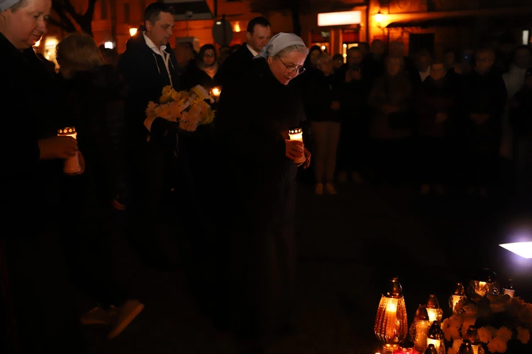 Łowicz. Modlitwa w 20. rocznicę śmierci Jana Pawła II