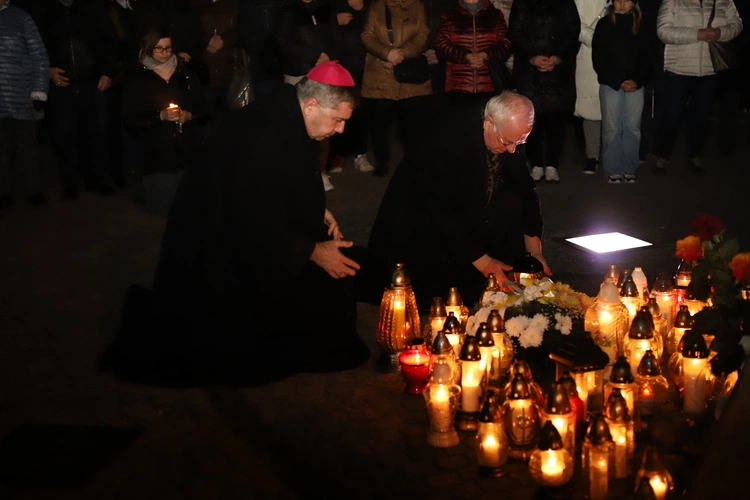 Łowicz. Modlitwa w 20. rocznicę śmierci Jana Pawła II
