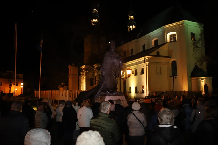 Łowicz. Modlitwa w 20. rocznicę śmierci Jana Pawła II