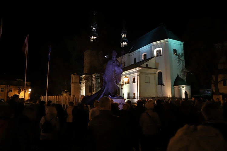 Łowicz. Modlitwa w 20. rocznicę śmierci Jana Pawła II