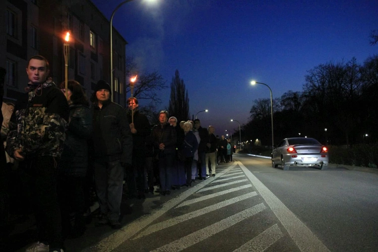 Droga Krzyżowa ulicami Kędzierzyna-Koźla w 20. rocznicę śmierci św. Jana Pawła II