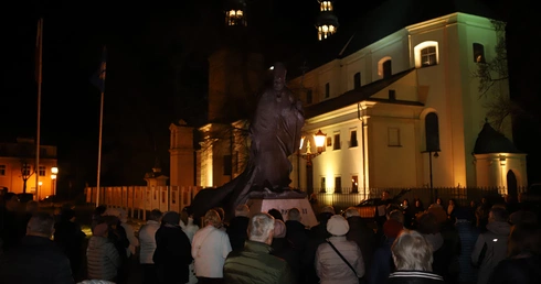 Łowicz. Modlitwa w 20. rocznicę śmierci Jana Pawła II
