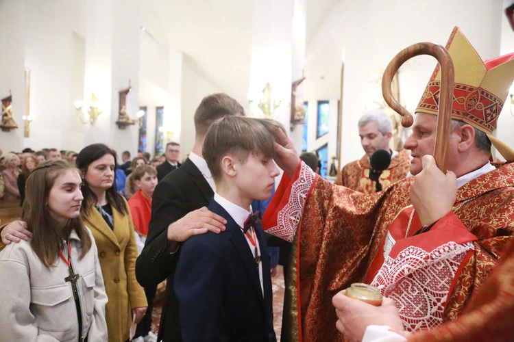 Bierzmowanie w Łososinie Dolnej