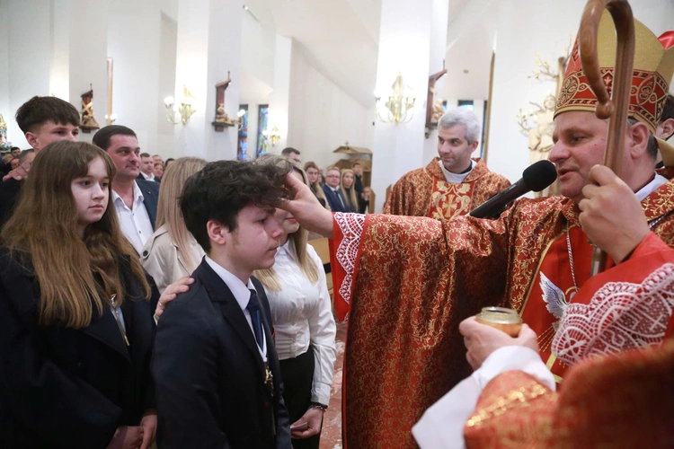 Bierzmowanie w Łososinie Dolnej