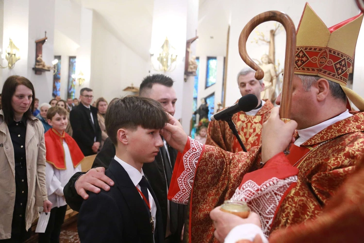 Bierzmowanie w Łososinie Dolnej