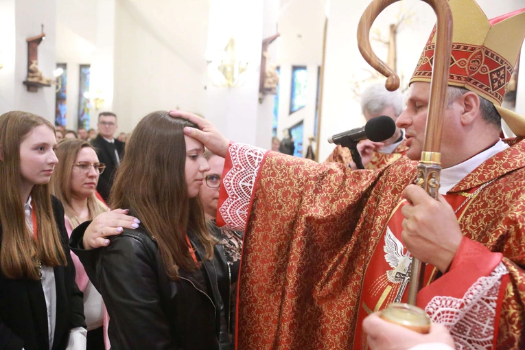 Bierzmowanie w Łososinie Dolnej