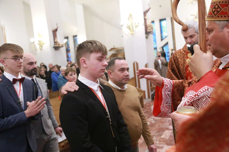 Bierzmowanie w Łososinie Dolnej