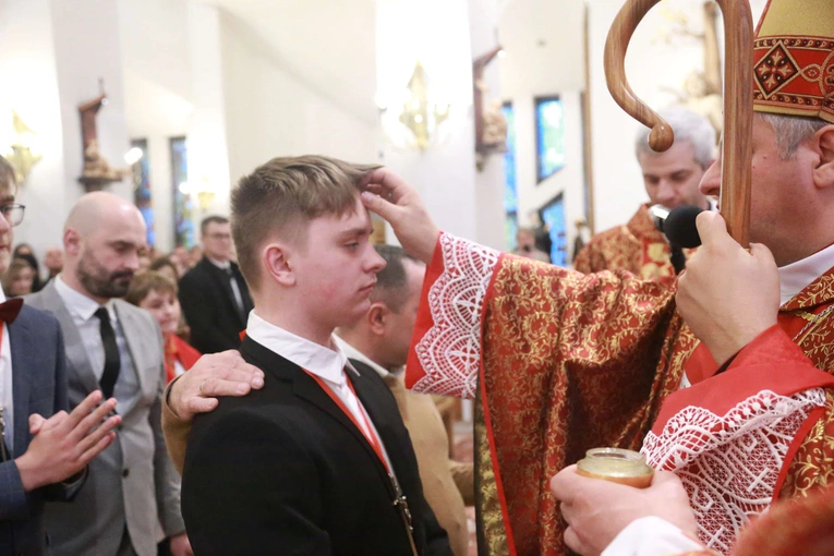 Bierzmowanie w Łososinie Dolnej