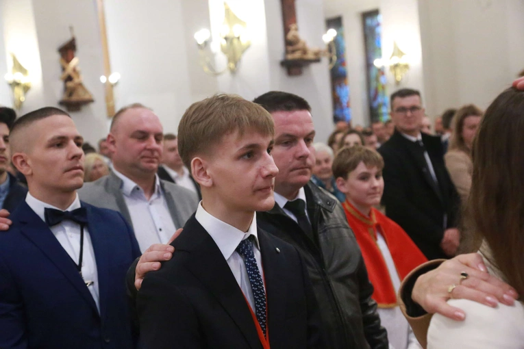 Bierzmowanie w Łososinie Dolnej