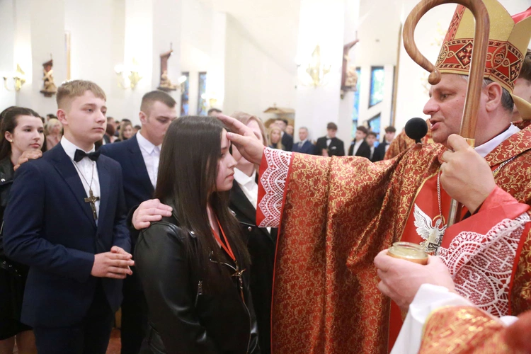 Bierzmowanie w Łososinie Dolnej