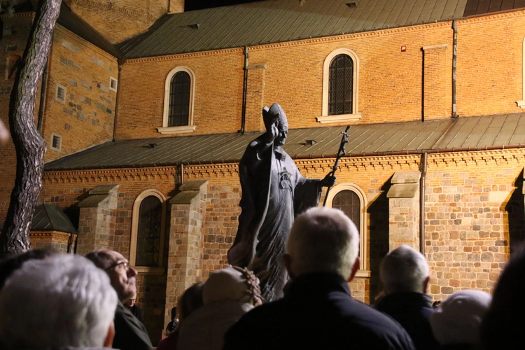 Płock. Czuwanie papieskie