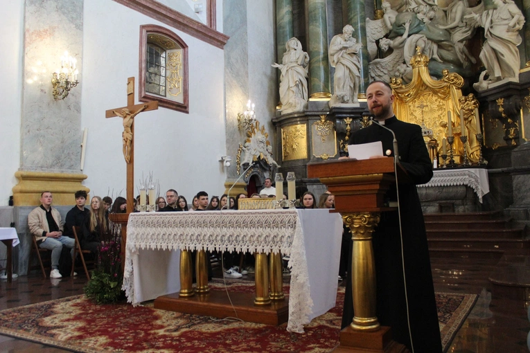 Jasna Góra. Pielgrzymka maturzystów