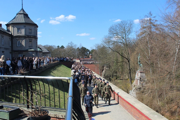 Jasna Góra. Pielgrzymka maturzystów