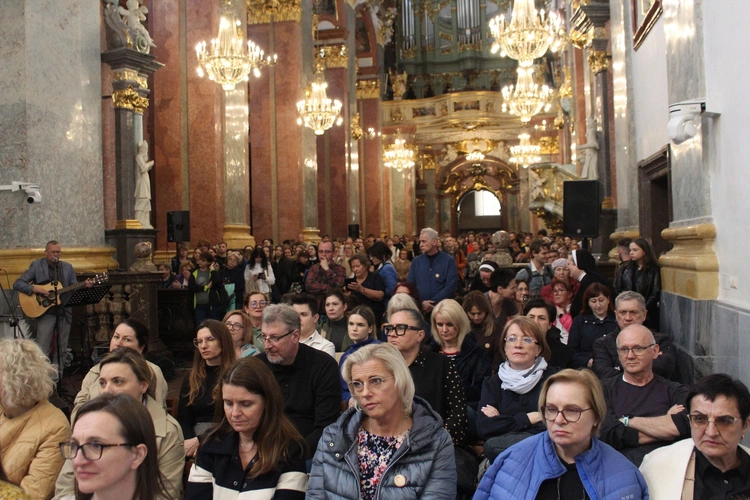 Jasna Góra. Pielgrzymka maturzystów