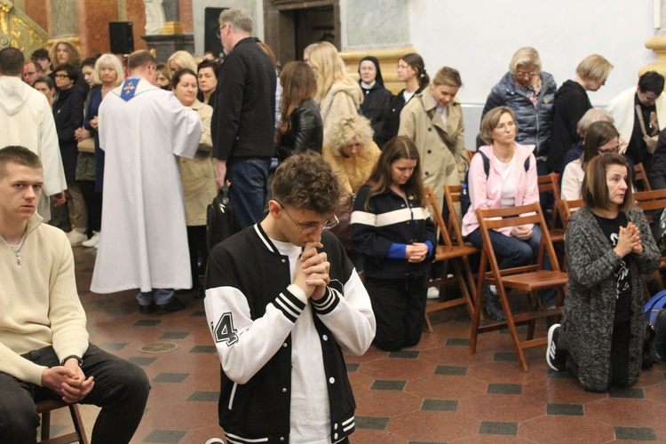 Jasna Góra. Pielgrzymka maturzystów