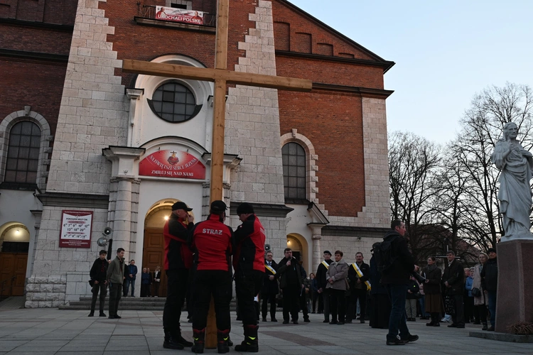 XXIII Miejska Droga Krzyżowa w Nowym Targu 
