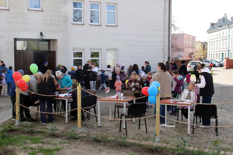 Poświęcenie nowej siedziby świetlicy "Źródełko" w parafii pw. św. Jadwigi we Wrocławiu-Leśnicy