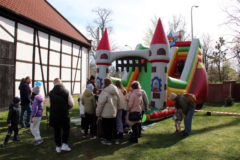 Poświęcenie nowej siedziby świetlicy "Źródełko" w parafii pw. św. Jadwigi we Wrocławiu-Leśnicy