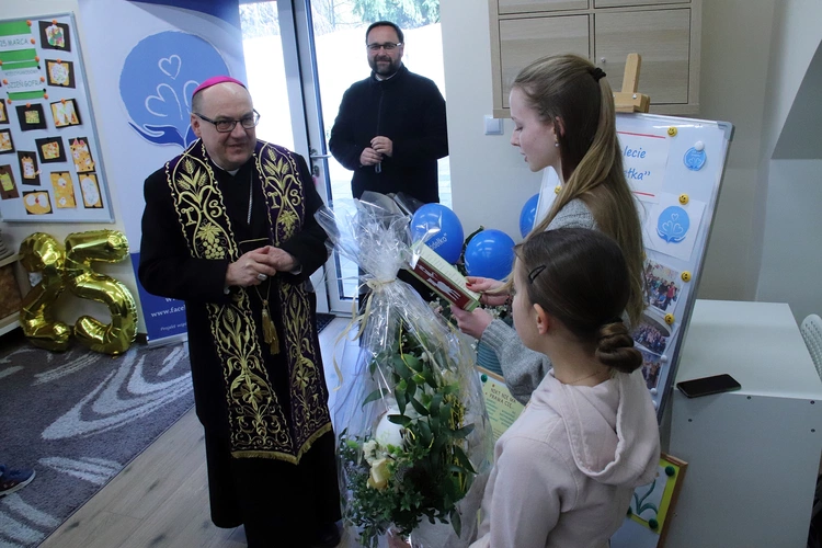 Poświęcenie nowej siedziby świetlicy "Źródełko" w parafii pw. św. Jadwigi we Wrocławiu-Leśnicy
