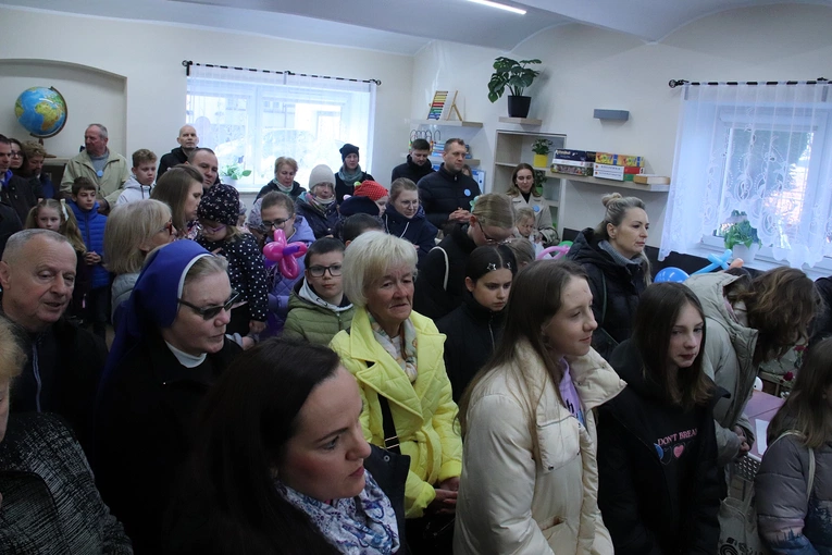 Poświęcenie nowej siedziby świetlicy "Źródełko" w parafii pw. św. Jadwigi we Wrocławiu-Leśnicy