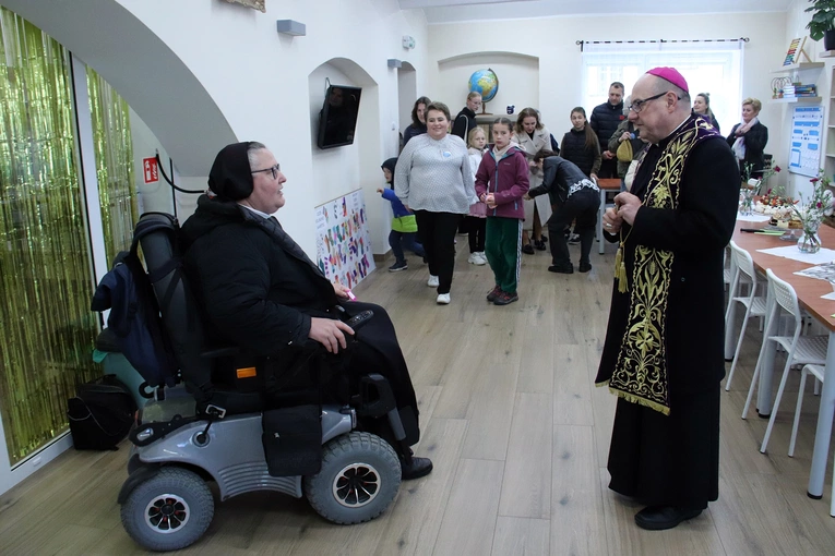 Poświęcenie nowej siedziby świetlicy "Źródełko" w parafii pw. św. Jadwigi we Wrocławiu-Leśnicy