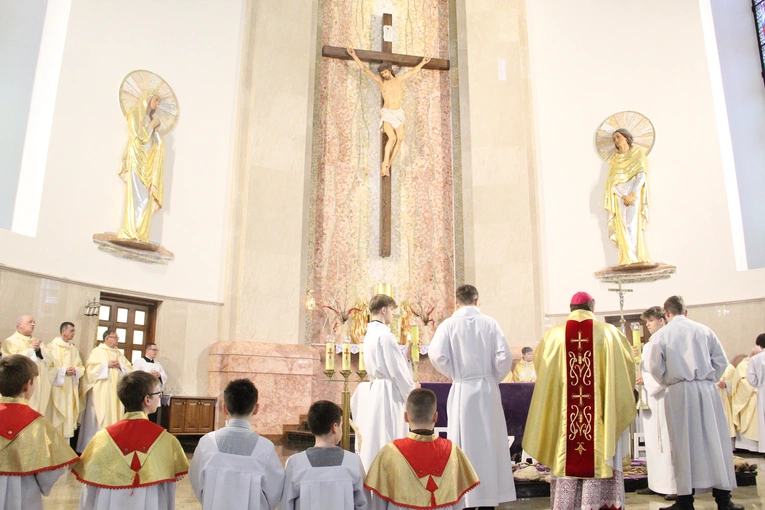 Powiśle Dąbrowskie pamięta o śp. abp. Zygmuncie Zimowskim