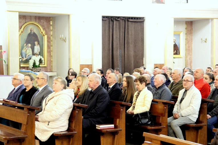 Powiśle Dąbrowskie pamięta o śp. abp. Zygmuncie Zimowskim